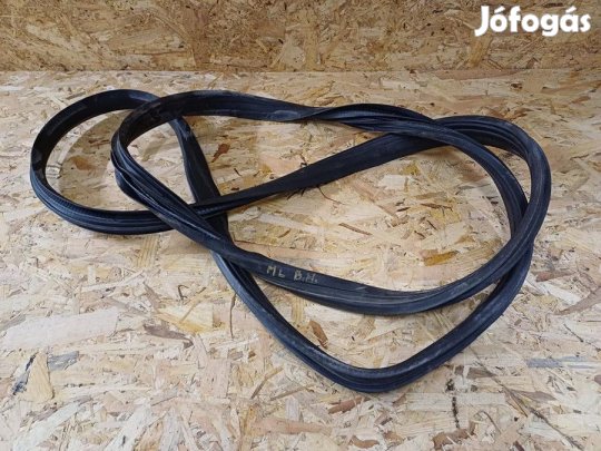 Mercedes ML W163 (1998-2005) Bal Hátsó Ajtókéder Gumi