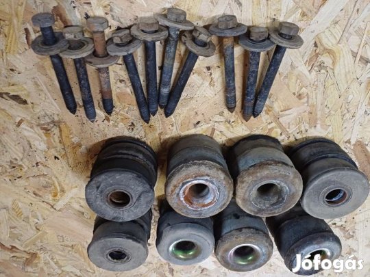 Mercedes ML W163 (1998-2005)  Karosszéria Lefogató Csavar Gumipogácsa