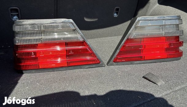 Mercedes Mercedes-Benz W124 gyári Hella hátsó lámpa pár