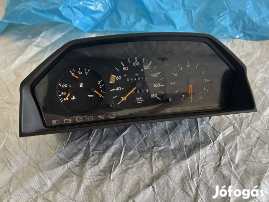 Mercedes Mercedes-Benz W124 gyári műszeregység km-óra