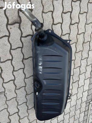 Mercedes Mercedes-Benz W124 gyári túra tank nagyméretű tartály