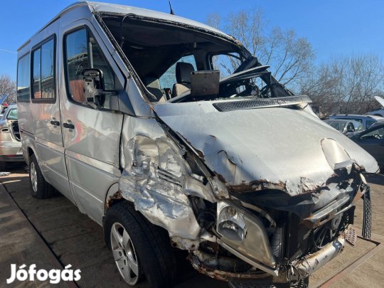 Mercedes Sprinter 2.2D (2000) 611981 Alkatrészek #NM171