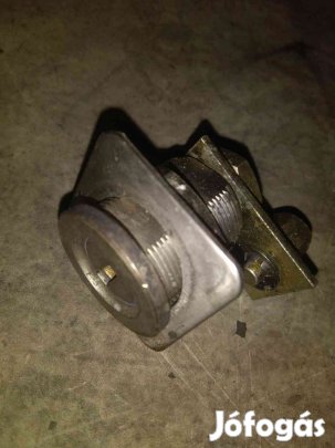 Mercedes Sprinter 903 95-06 Hátsó Kétfelé Nyíló Ajtó Zárbetét