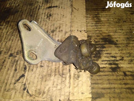 Mercedes Sprinter Jobb Tolóajtó Görgő