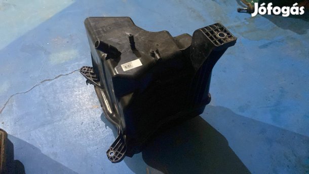 Mercedes Sprinter W907-910 ADBLUE TARTÁLY SZIVATTYÚVAL A9104706900