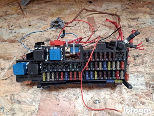 Mercedes Vaneo W414 (2001-2005)  1.9 Benzines  Biztosíték Tábla