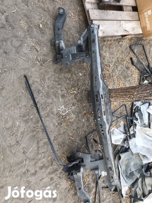 Mercedes Vito 639 homlok fal 