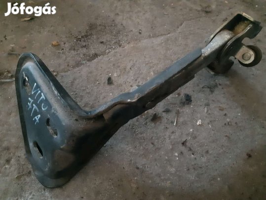 Mercedes Vito Jobb Tolóajtó Alsó Görgő