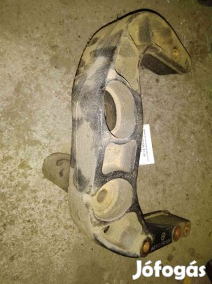 Mercedes Vito Motortartó Bak