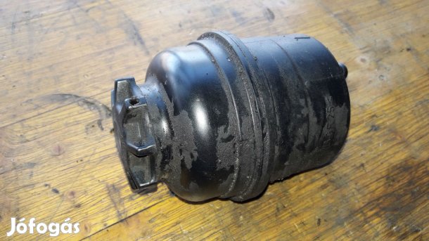 Mercedes Vito Szervó Olaj Tartály