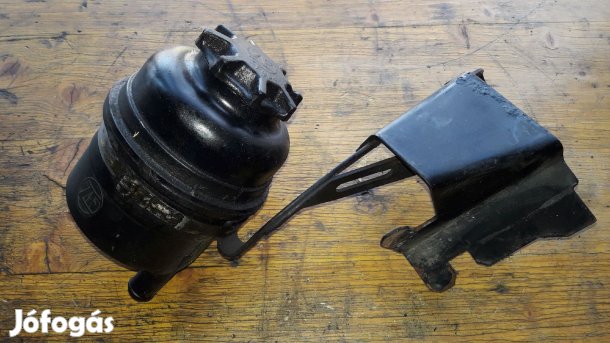 Mercedes Vito Szervó Olaj Tartály
