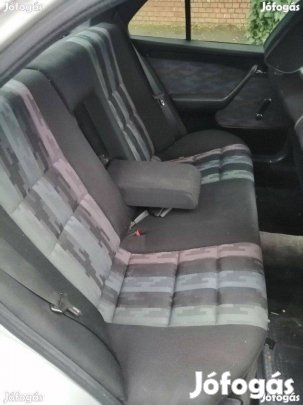 Mercedes W202 hátsó ülés