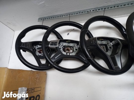 Mercedes W204 kormányok eladók F1 váltós és sima is