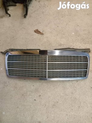 Mercedes W210 bontott hűtőrács