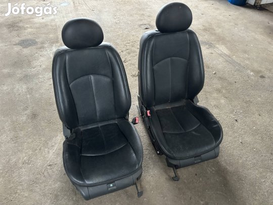 Mercedes W211 első ülés belső 