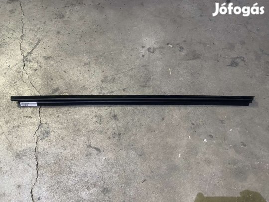 Mercedes W246 bal első ablaktömítés A2467251100 eladó