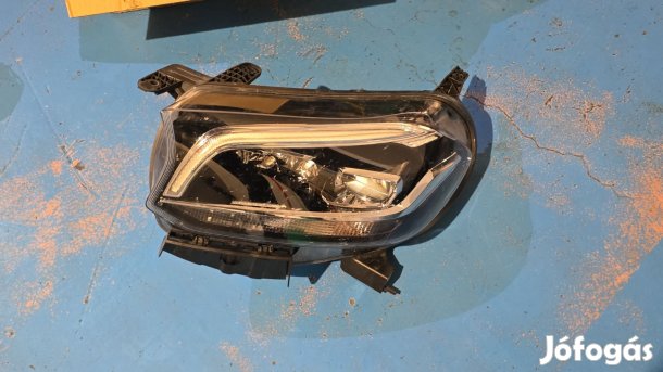 Mercedes X-osztály (W470) bal első fényszóró - A4708200801 eladó