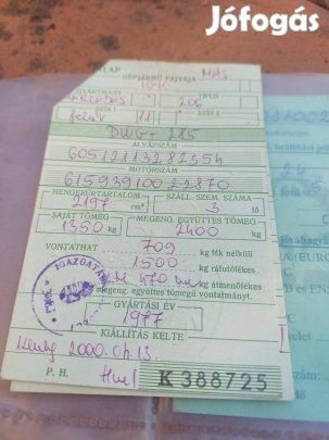 Mercedes autó forgalmi.