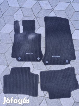 Mercedes glc gyári szőnyeg garnitura!