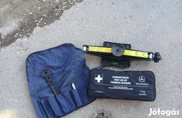 Mercedes gyári emelő,gyári elsősegély csomag