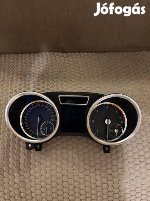 Mercedes w166 ML GL X Színes km óra