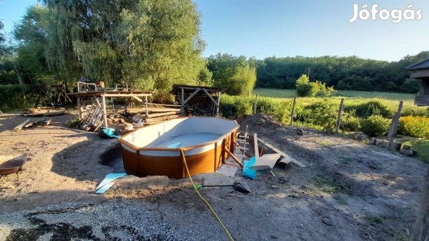 Merevfalú medence GRE 610X375X120