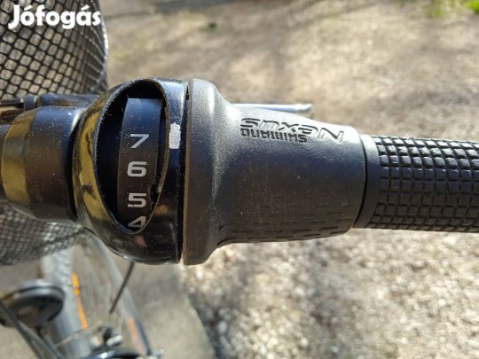 Merida alacsony átlépésű, mélyvázas női kerékpár