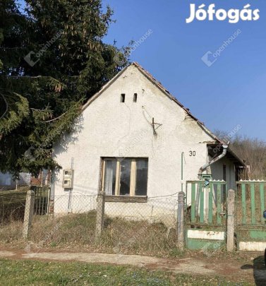 Mernyei eladó 54 nm-es ház