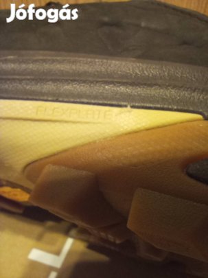 Merrell vizálló,légáteresztő,Vibram talp túra cipő