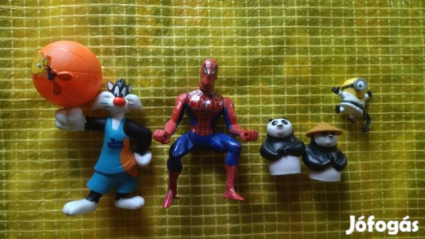 Mese figurák Szilveszter Pókember Kung Fu Panda Minyonokegyben