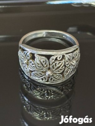 Mesés, antik ezüst gyűrű, virág motívummal
