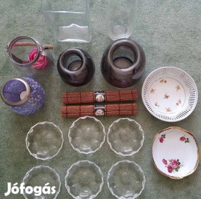 Meseszép, romantikus tányérok, bambusz alátétek (újak), vázák stb