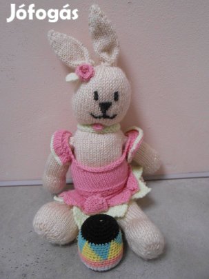 Meseszép kézimunka kötött nyuszkó tojással