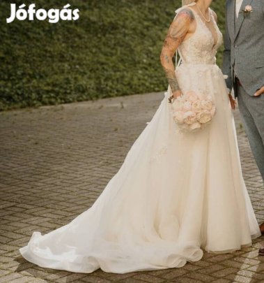 Meseszép menyasszonyi ruha