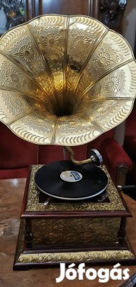 Meseszép működőképes gramofon 