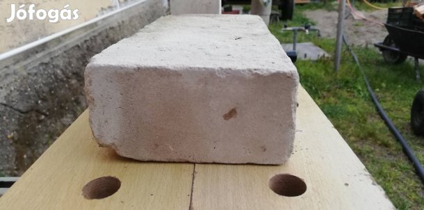Mészhomok tégla