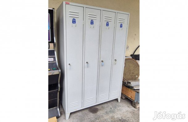 Metalobox 4 rekeszes öltözőszekrény