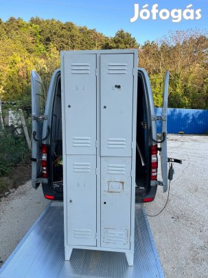 Metalobox B project 2/4 rövidajtós öltözőszekrény 4 rekesszel rekesz