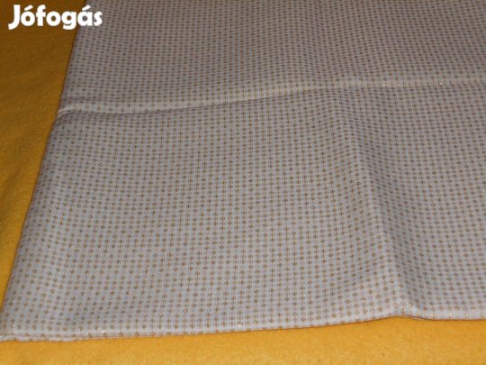 Méteráru - alkalomra. Divatos, fémszálas. 800 Ft. / m