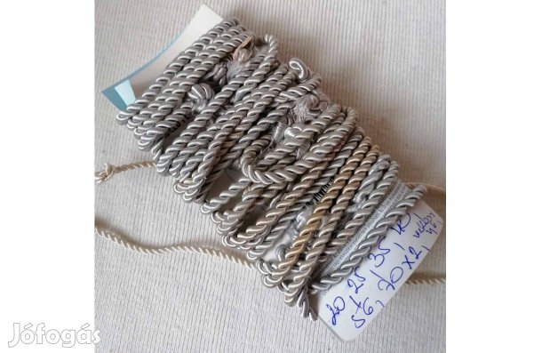 Méteráru - sodrott paszomány zsinór 5 mm, ezüst