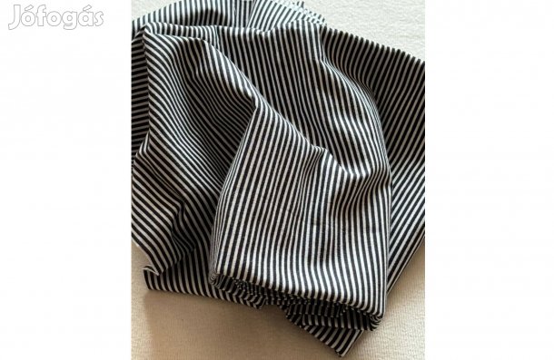 Méteráru, textil (karton) fekete, fehér vékony csíkos 1db