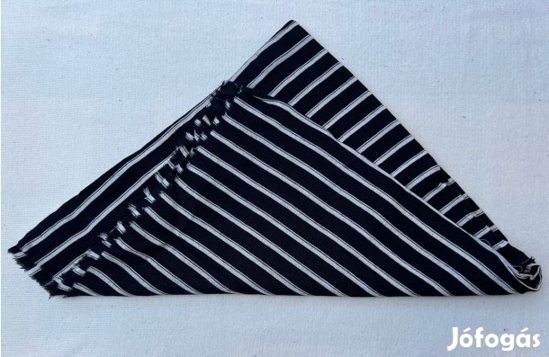 Méteráru, textil (vékony, gyűrtselyem) s.kék, fehér csíkos