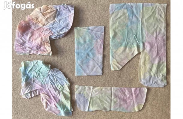 Méteráru különleges (pamut, tavirózsás) színes