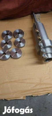 Metsző-menetfúró készülékek