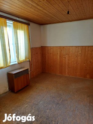 Mezőberényben 2.5 szobás családi ház eladó