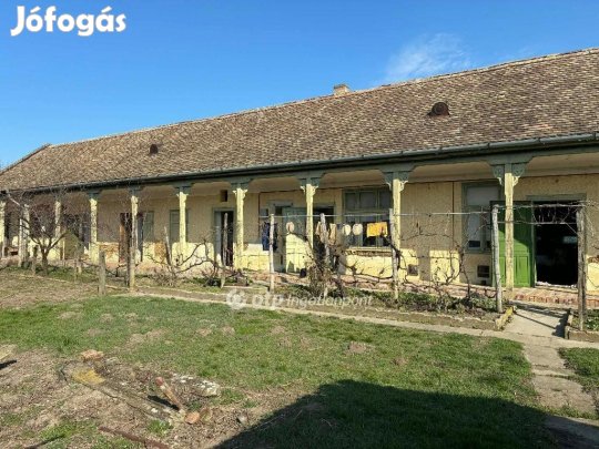 Mezőberényi 76 nm-es ház eladó