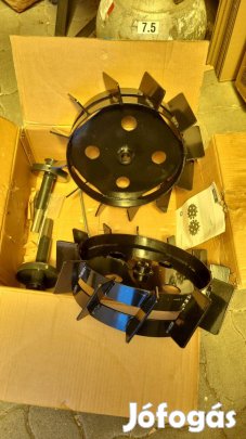 Mezőgazdasági munkákhoz bordázott fém kerék egytengelyes traktorhoz