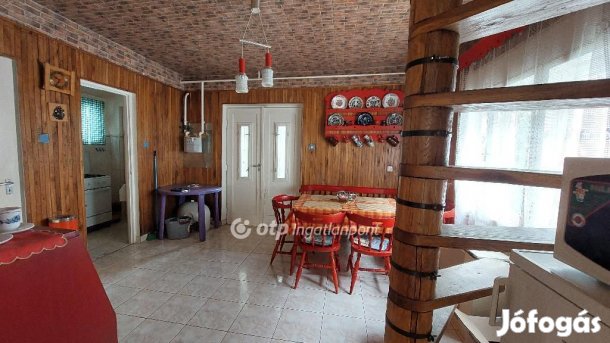 Mezőkövesdi 74 nm-es ház eladó