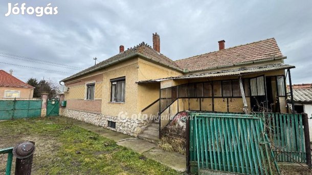 Mezőlaki 120 nm-es ház eladó