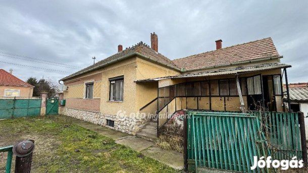 Mezőlaki 120 nm-es ház eladó